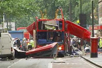 FotografÃa del autobÃs en los atentados de Londres (Reuters vÃa EL PAÃS)