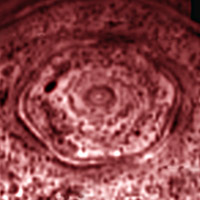 Una de las imágenes del hexágono tomada por la sonda Cassini
